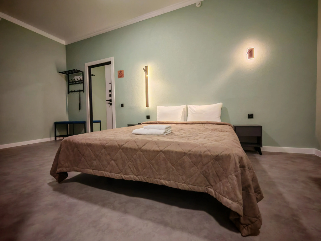Standard room with courtyard view