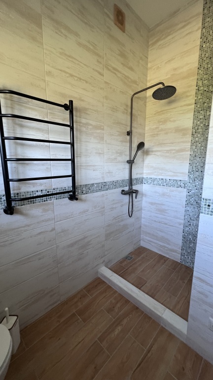 Коттедж Superior с балконом и с красивым видом из окна в Горки