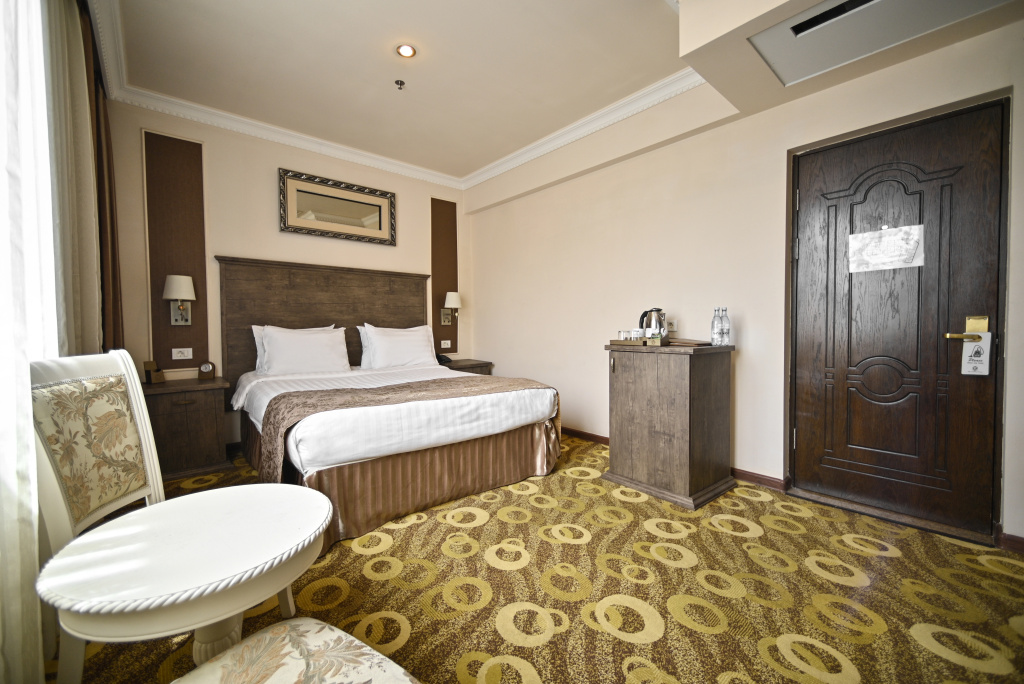 Imperial Palace Hotel Room Type - Imperial Queen Double room full double bed