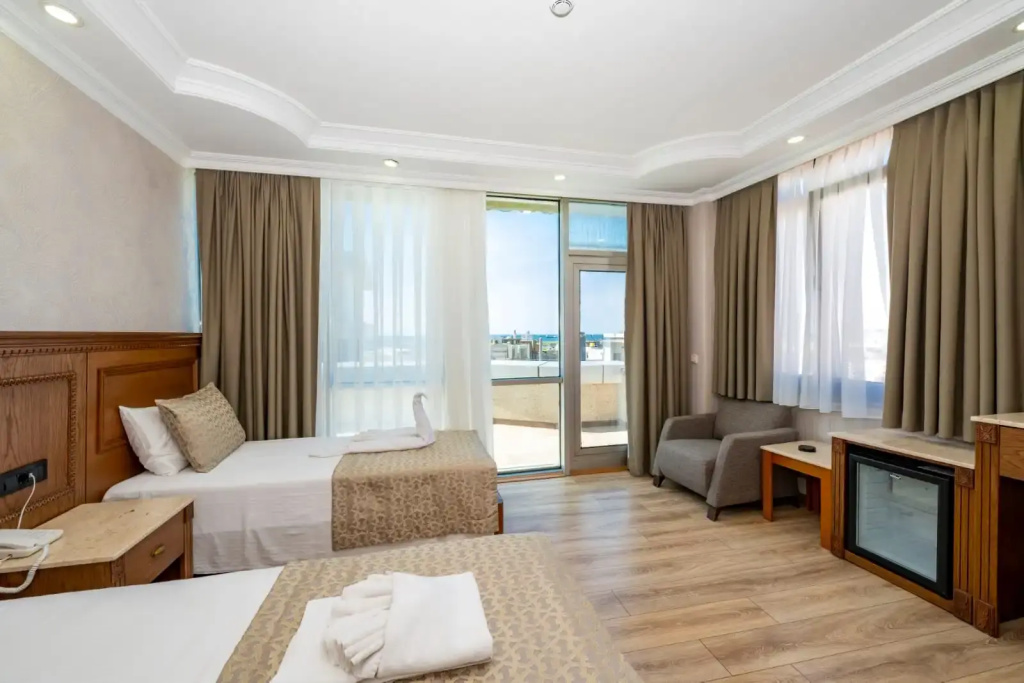 Standard Quadruple room with balcony