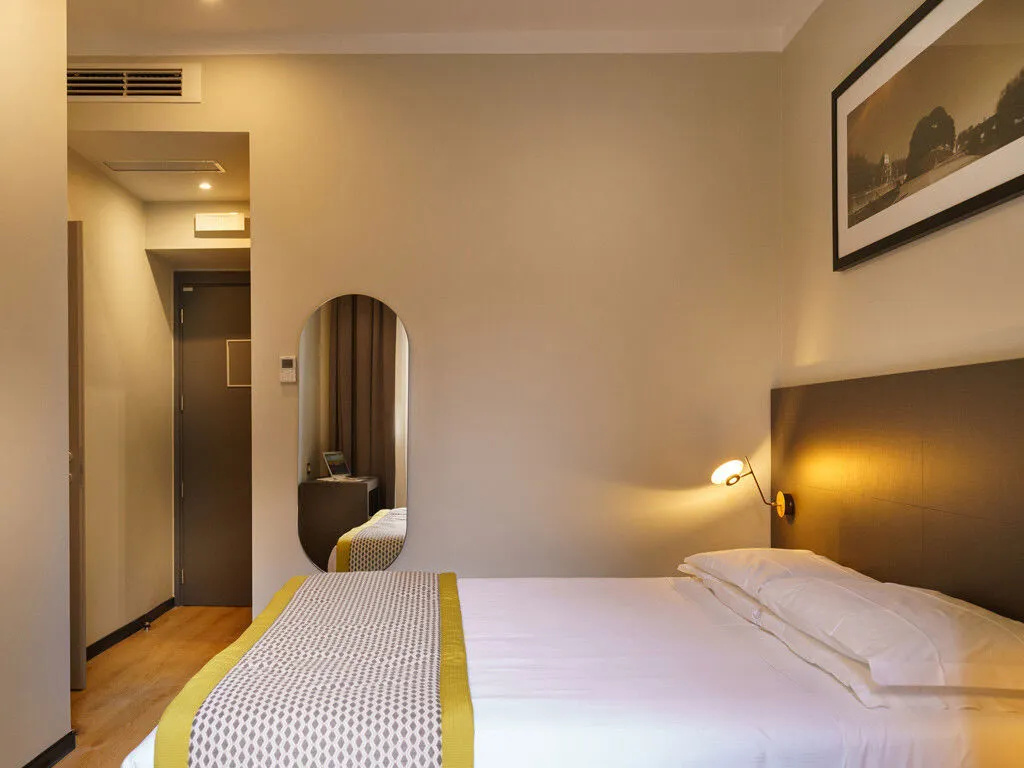 Classic Double room (full double bed)