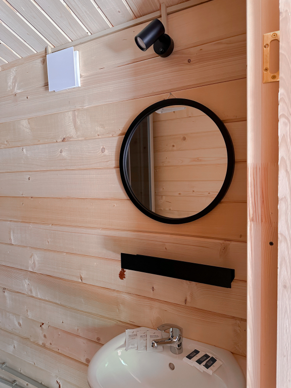 Трёхместный номер Economy с балконом и с красивым видом из окна в Holiday park