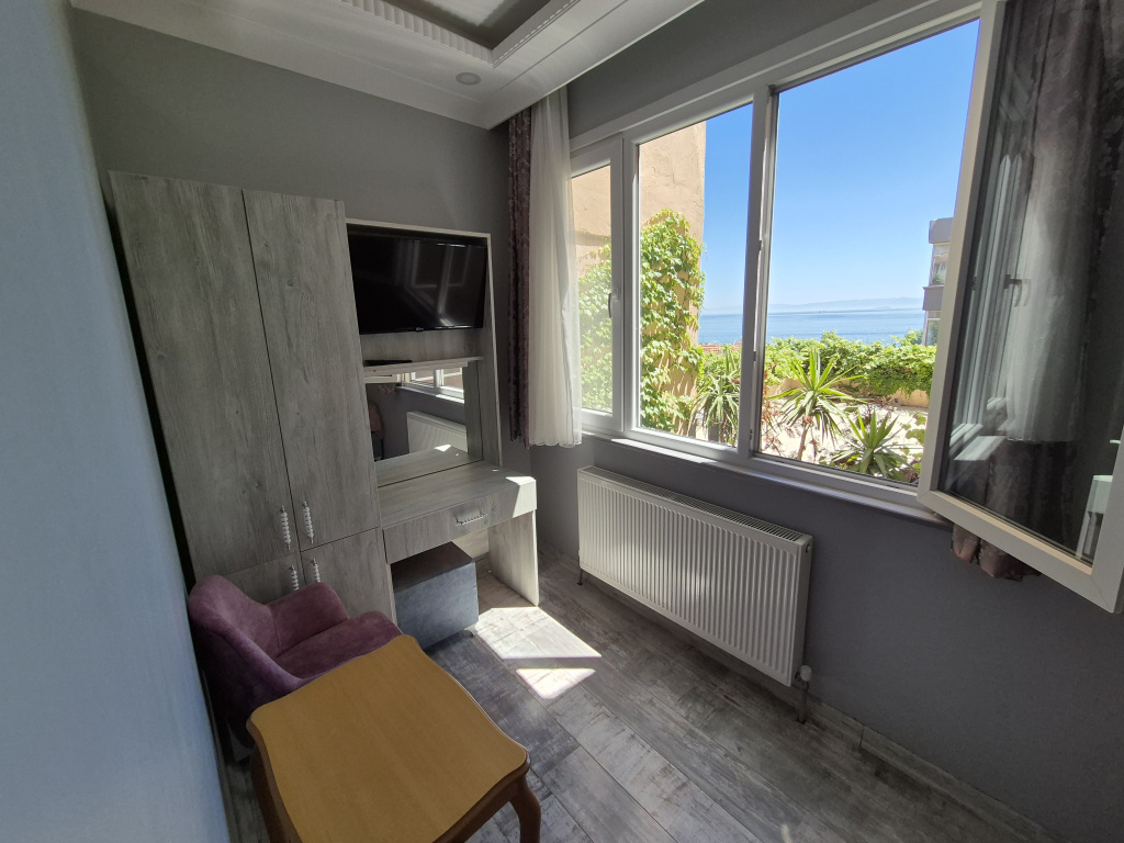 Economy Quadruple room with sea view