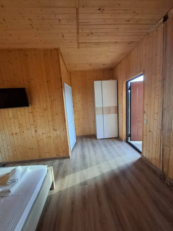 Четырёхместный Домик с балконом и с красивым видом из окна в У Кристины