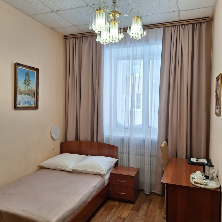 Standard Single (double bed) room