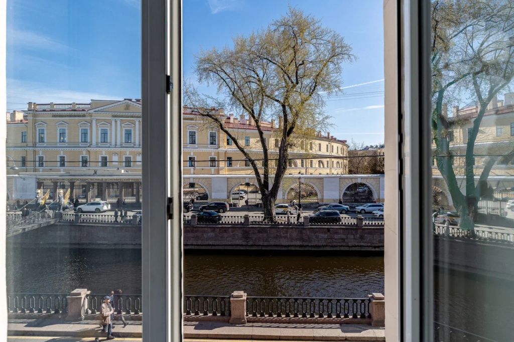 Отель Квартира WelcomeHome у Казанского в Санкт-Петербурге