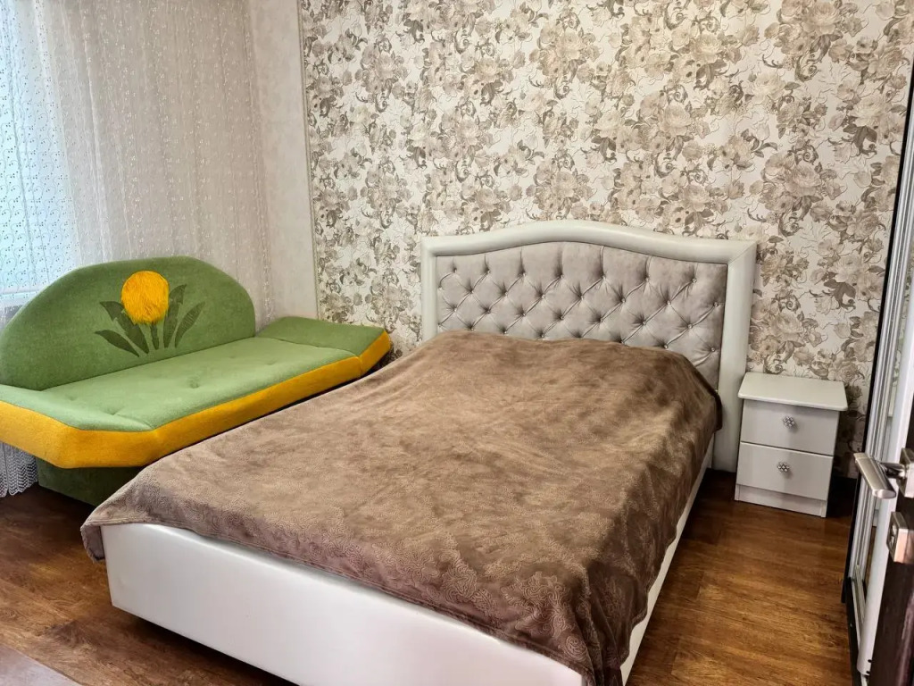 Шестиместные апартаменты с балконом и с красивым видом из окна в Астерия