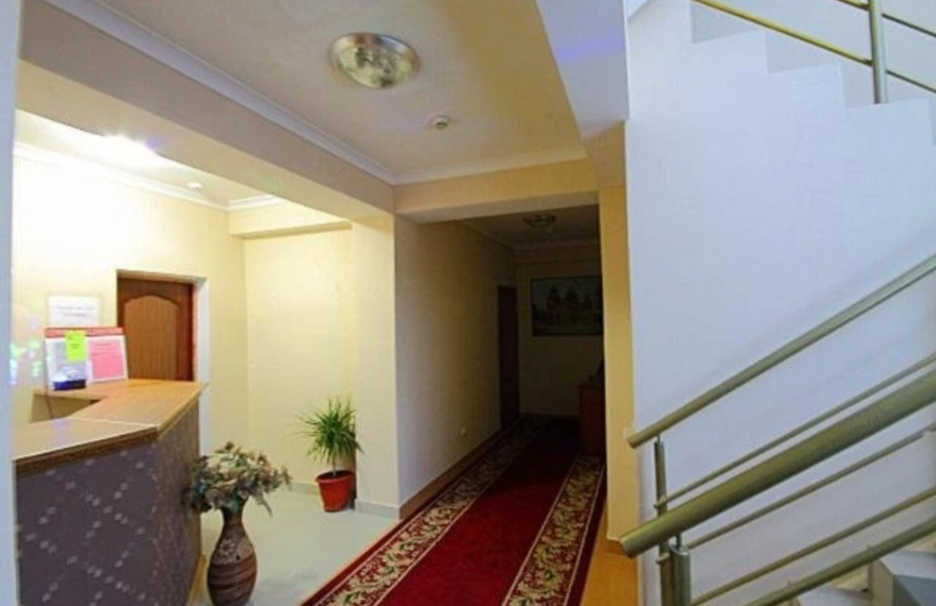 Lobby & Reception