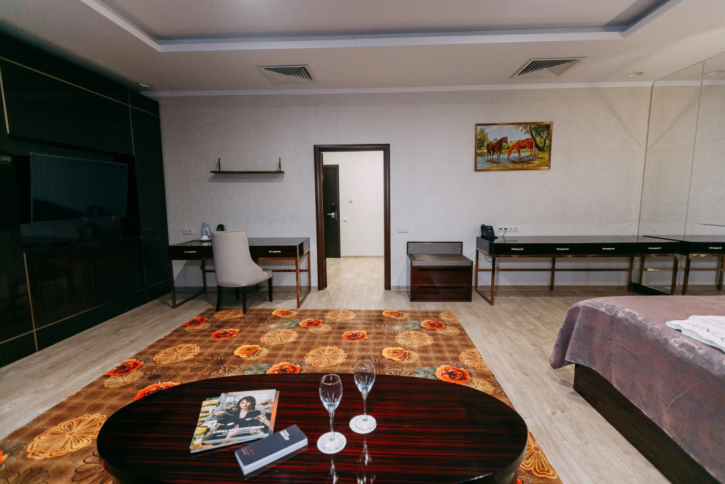 Lobby & Reception