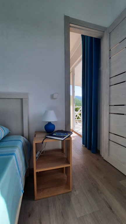 Трёхместный коттедж с красивым видом из окна в Тепло