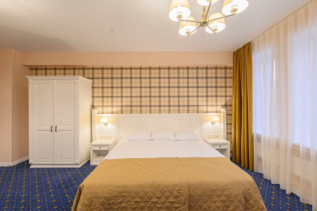 Chester Hotel Room Type - Double Studio full double bed
