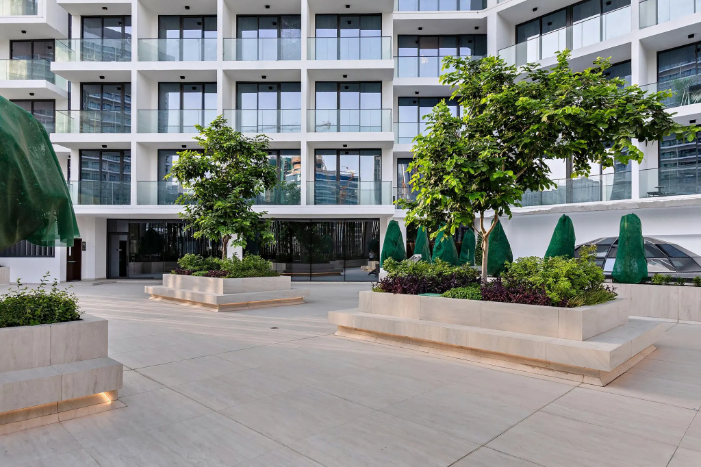 Modern Studio at Paragon Apartments