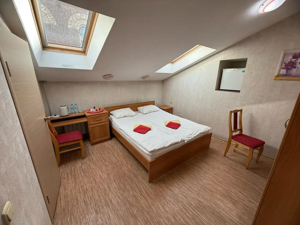 Standard Double room (full double bed)