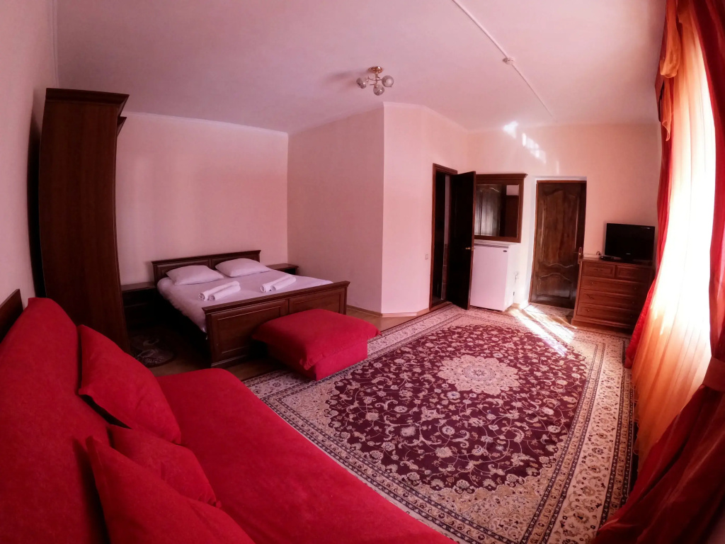 Double Junior Suite with balcony and with mountain view (full double bed)