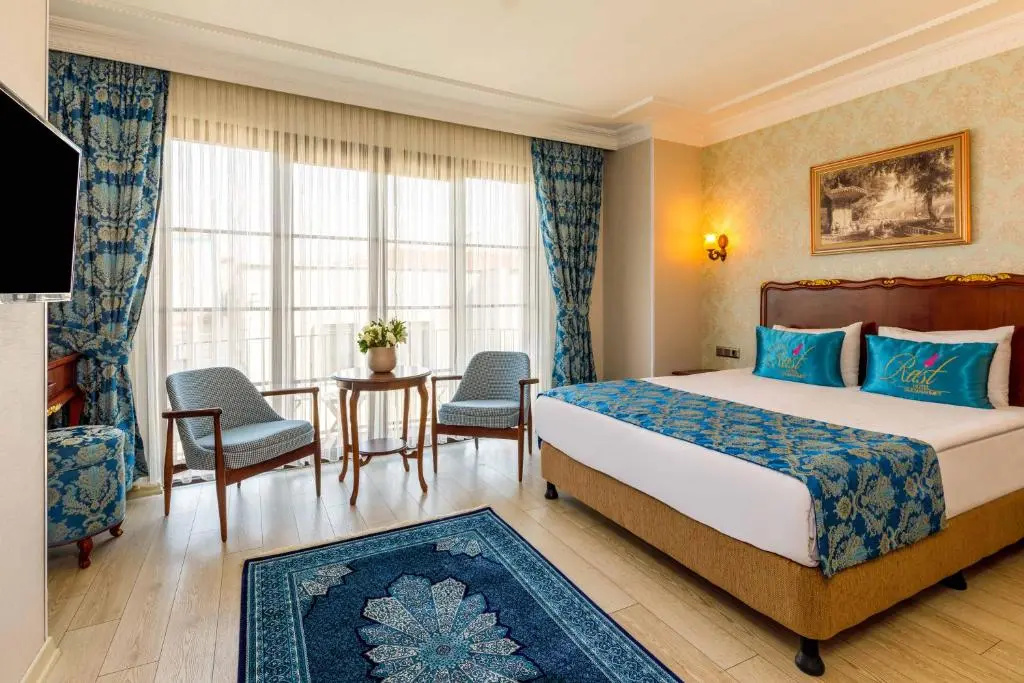 Deluxe Double room with balcony (full double bed)
