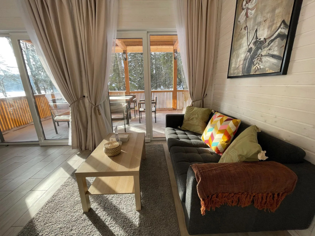 Пятиместный коттедж Luxury с красивым видом из окна в Нептун-2