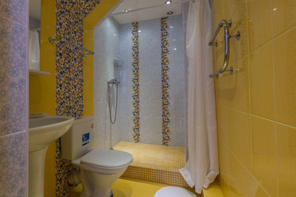 Двухместный номер с балконом двуспальная кровать в Ника