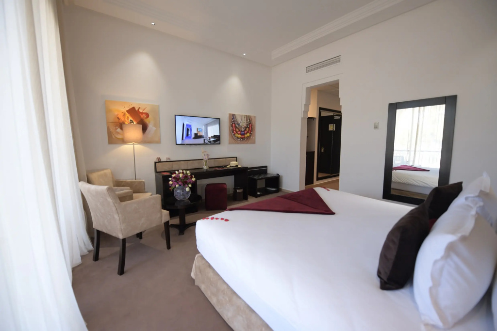 Superior Double room with balcony (full double bed)