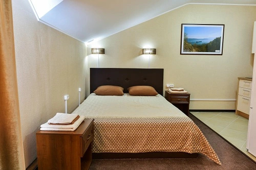 Double Studio with lake view (full double bed)