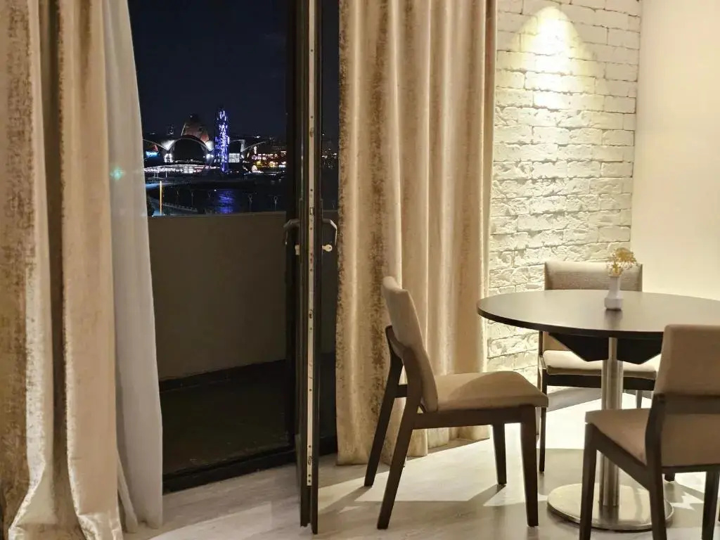 Отель Crown Suites — фото