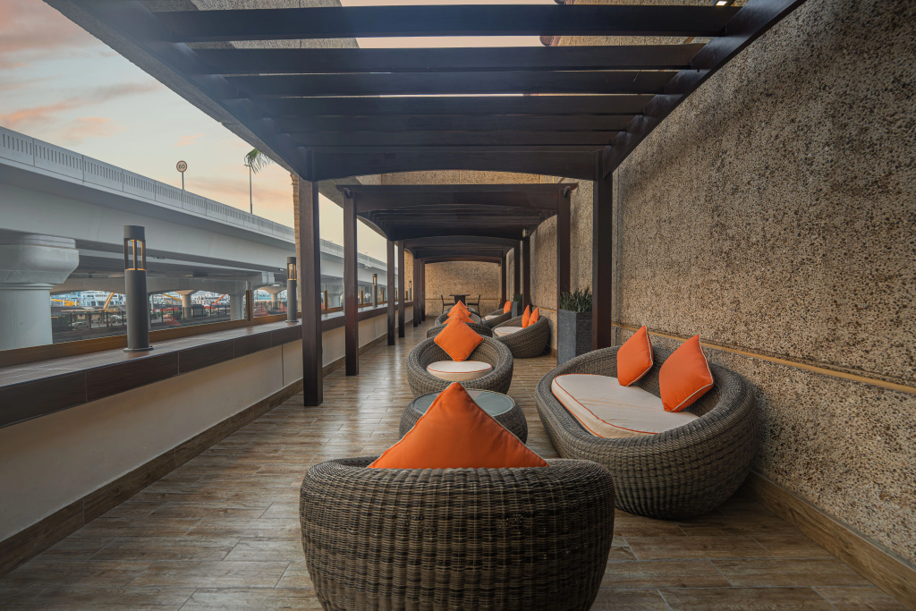 Lobby & Reception