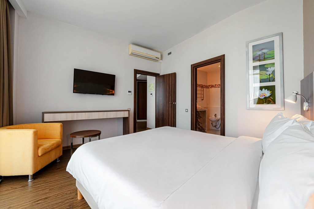 Omega Sirius Hotel Room Type - Comfort Double Suite with sea view full double bed