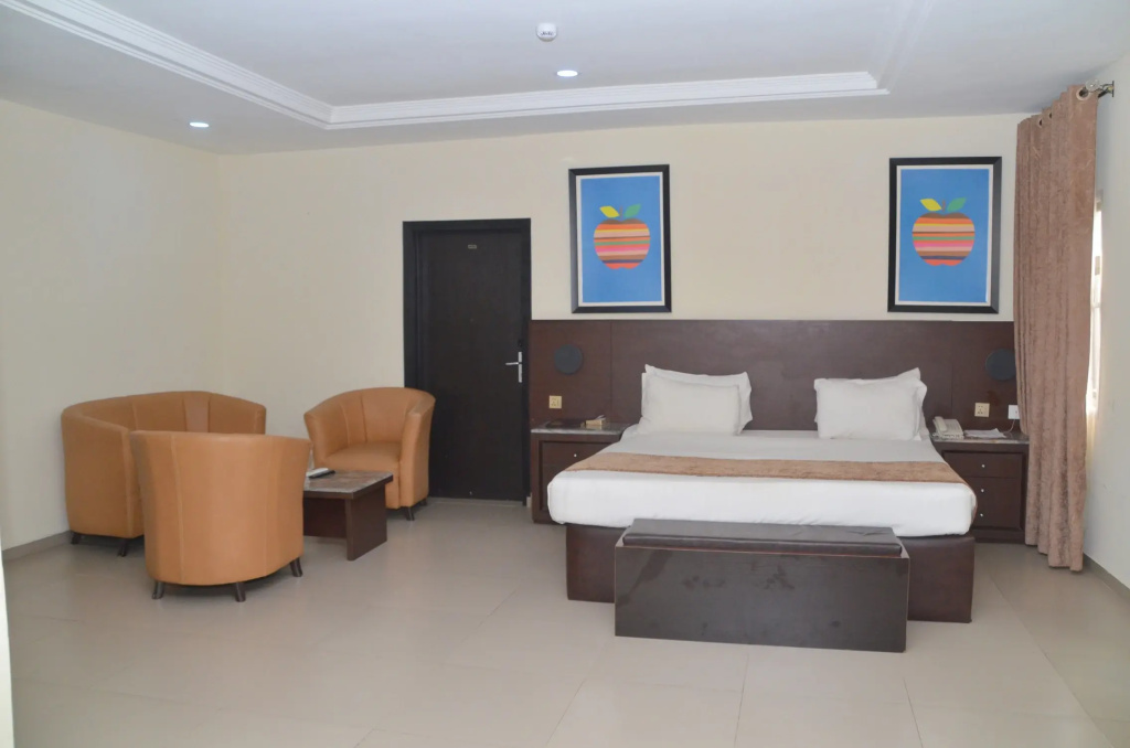 Lobby & Reception