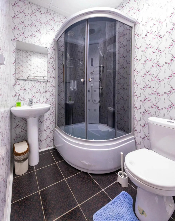 Шестиместный коттедж с балконом и с панорамным видом в Ласточкин дом