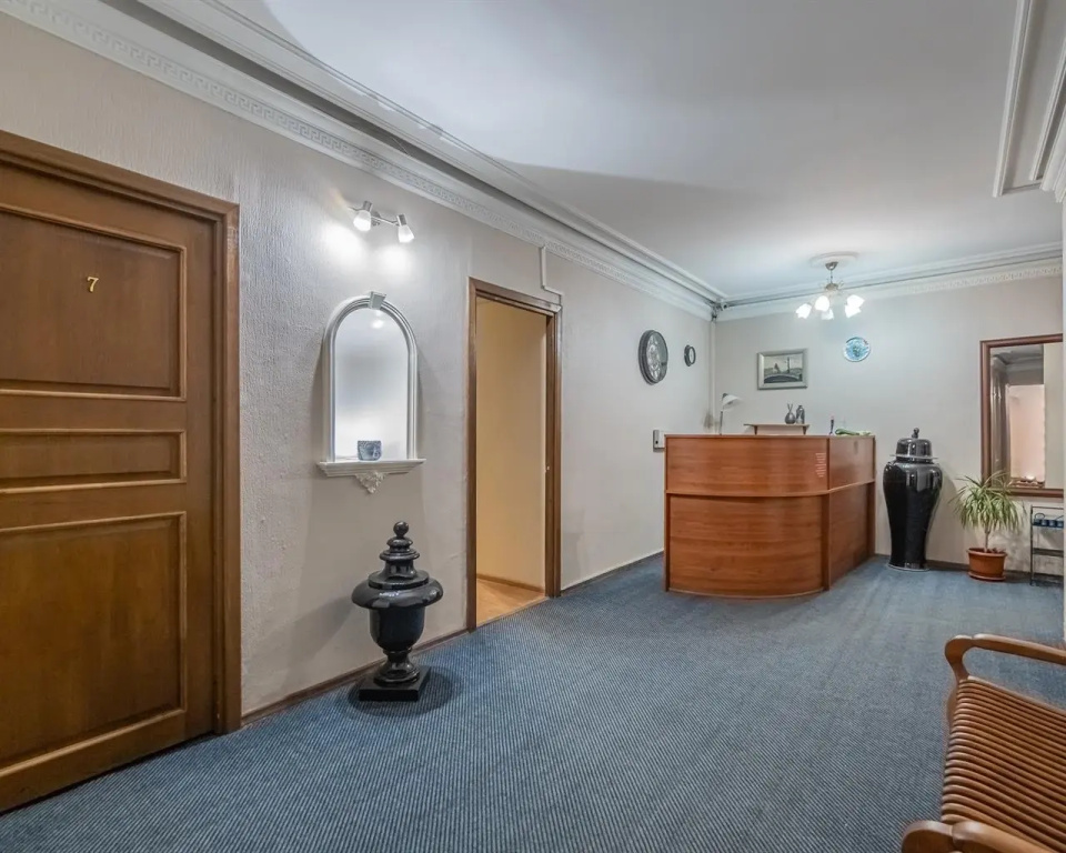 Lobby & Reception