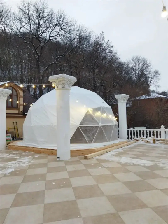 Panoramic Dome room with city view