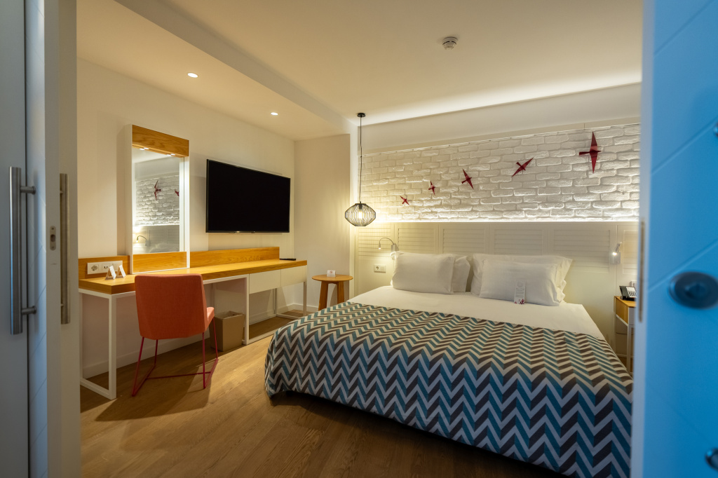 Akra Kemer image Room