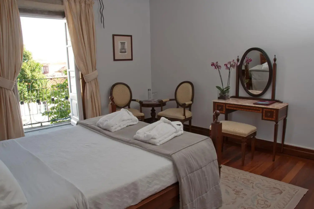 Double Suite (full double bed)