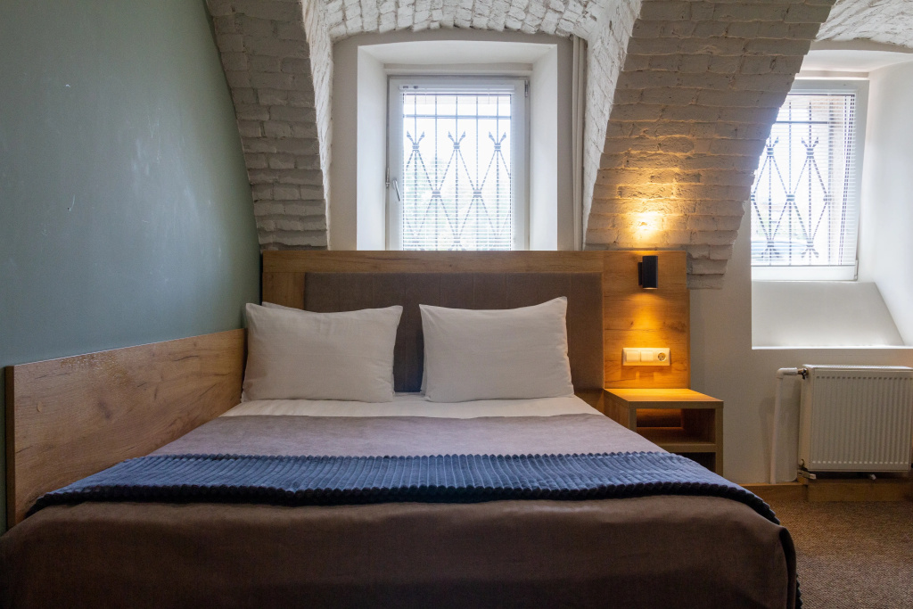 Standard Double room Embankment or Courtyard view (full double bed)