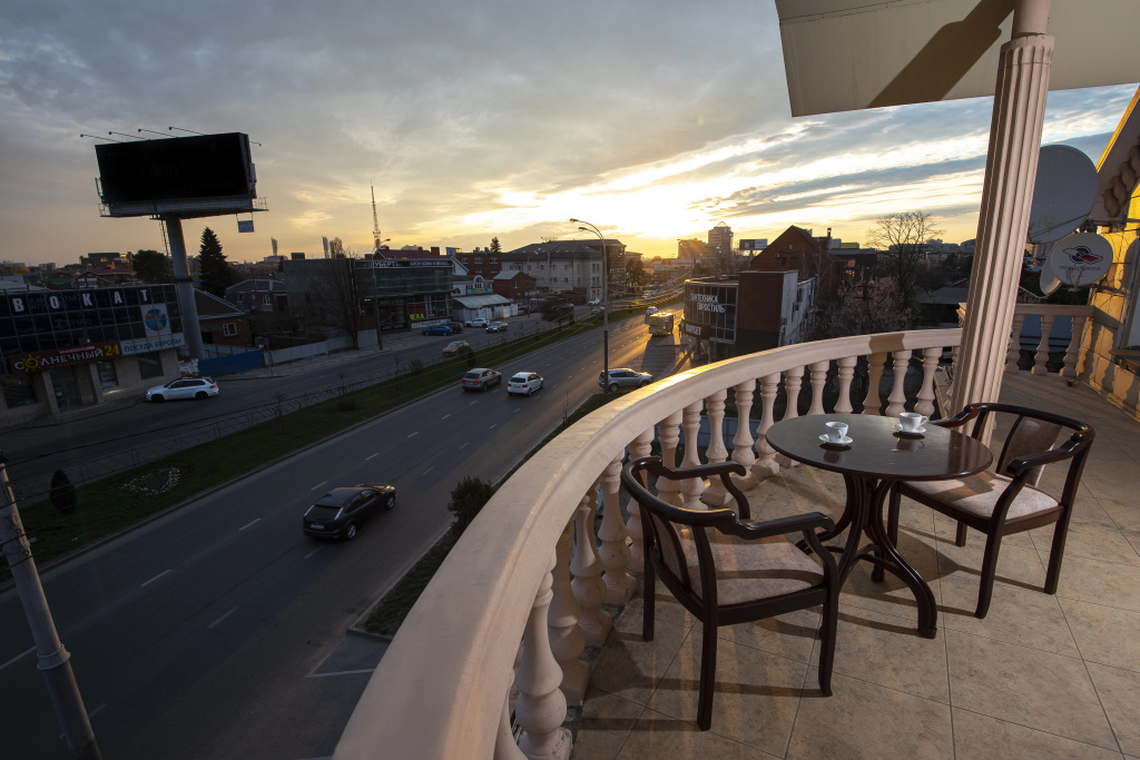 Balcony & Terrace