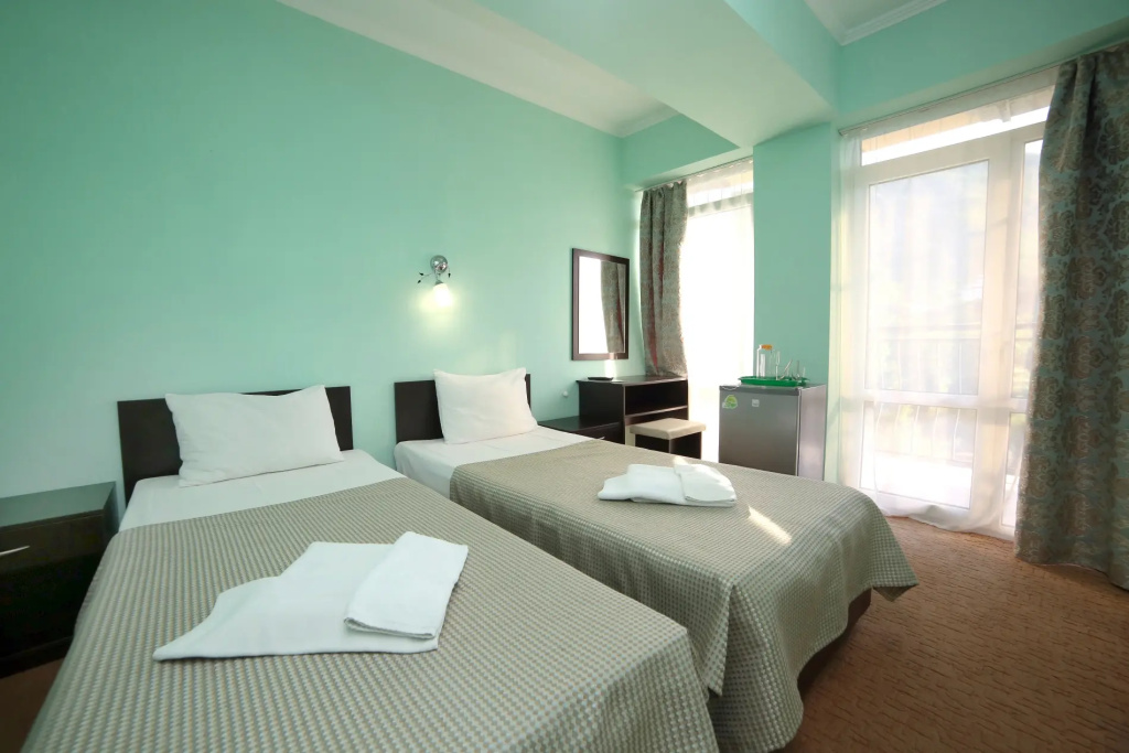 Standard Double room with balcony (full double bed)