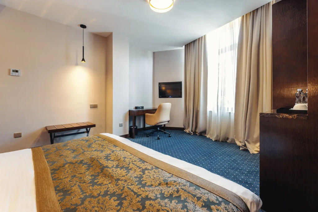 Standard with extra bed Double room (full double bed)