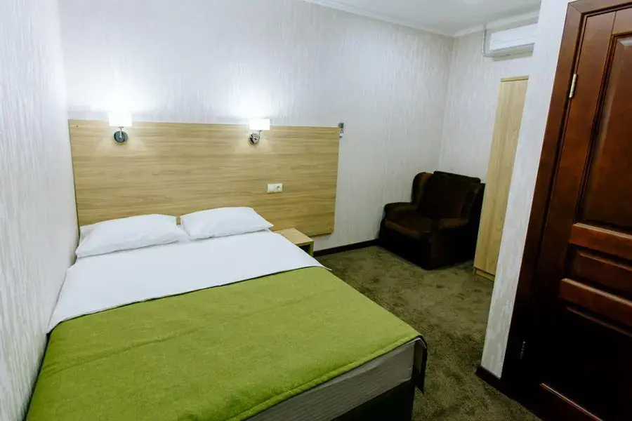 Economy without window Double room (twin beds)