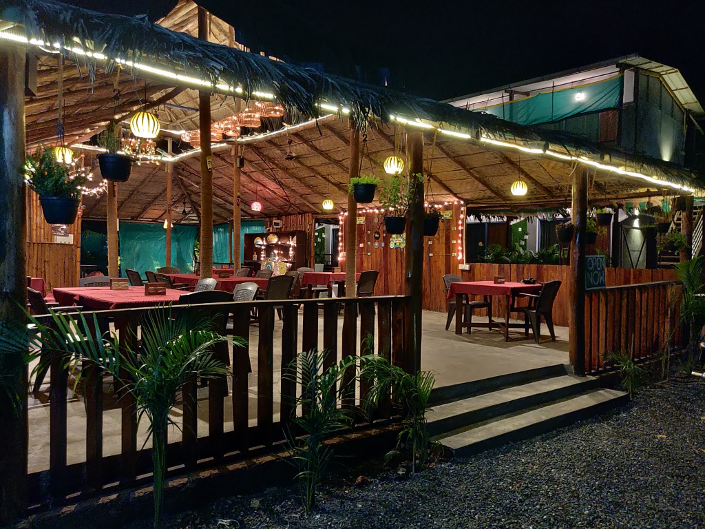 Artisan Resort And Cafe Hotel