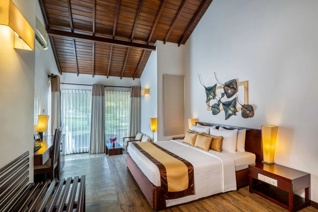 Premier Double room with garden view (full double bed)