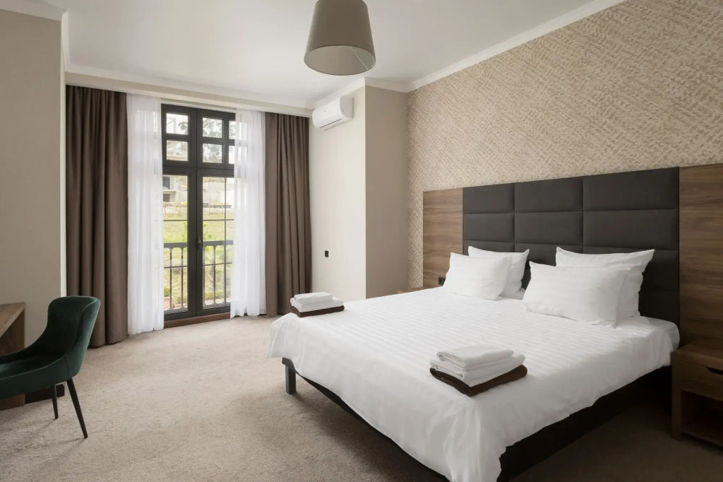 Deluxe room with courtyard view
