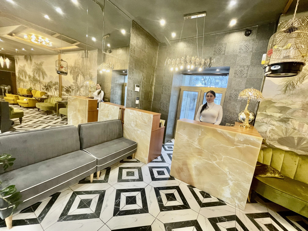 Lobby & Reception