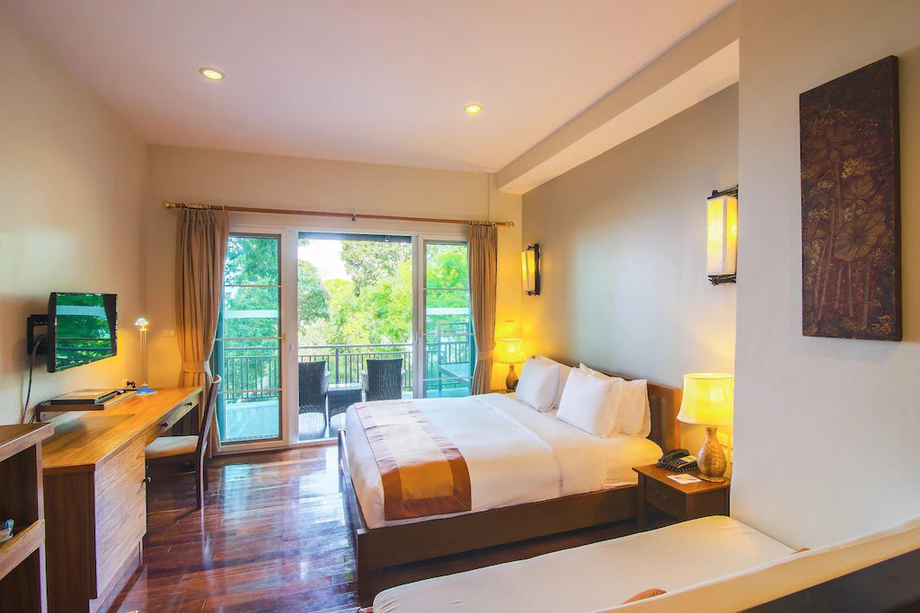 Двухместные студия Coral Deluxe с балконом двуспальная кровать в Phi Phi Holiday Resort – SHA Extra Plus