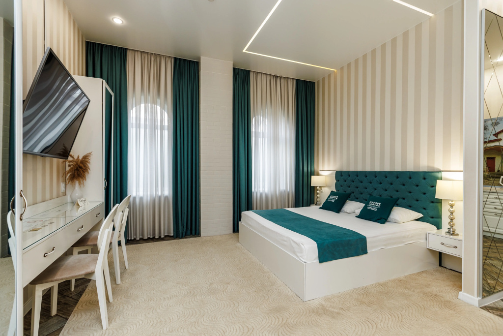 Chehov Hotel Room Type - Double Suite full double bed