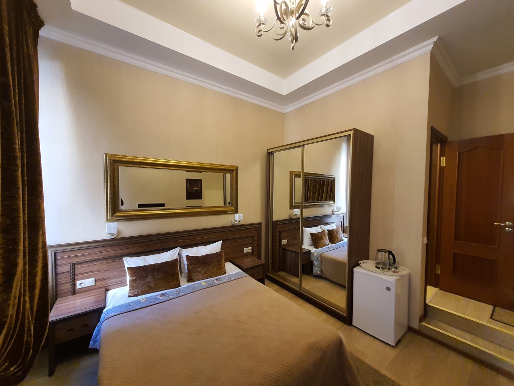 Отель рубинштейна 30. Рубинштейн отель питер. Отель на рубинштейна в санкт петербурге. Гостиница на улице рубинштейна санкт петербург. Отель на рубинштейна в санкт петербурге.