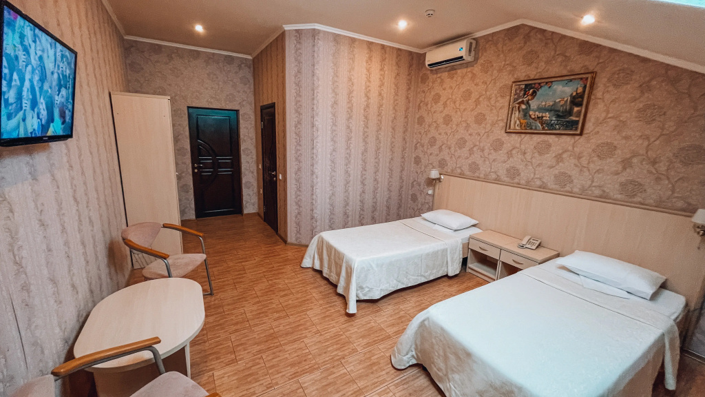 Valmont Hotel Room Type - Comfort Double room twin beds