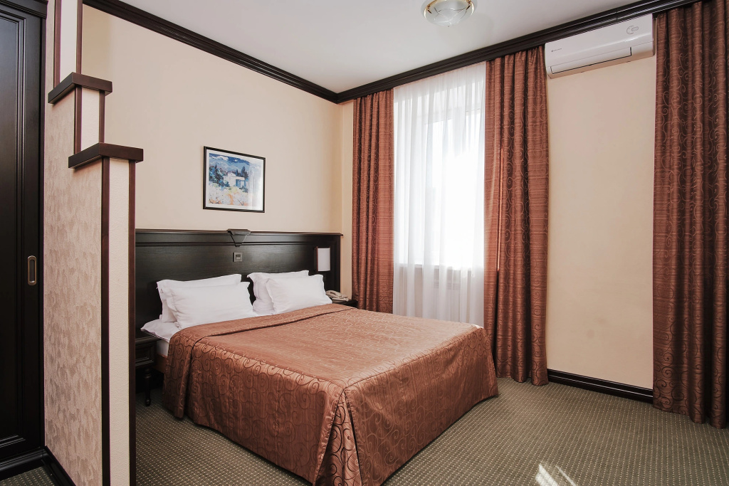 Sibir Hotel Room Type - Standard Double room full double bed