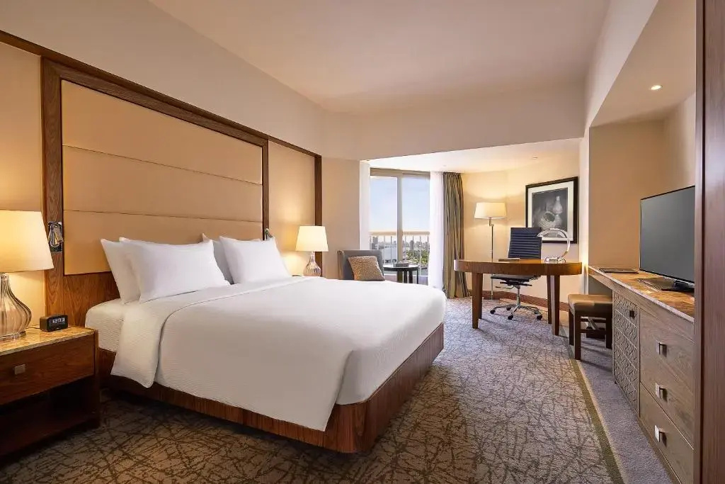 Executive Double room with city view (full double bed)