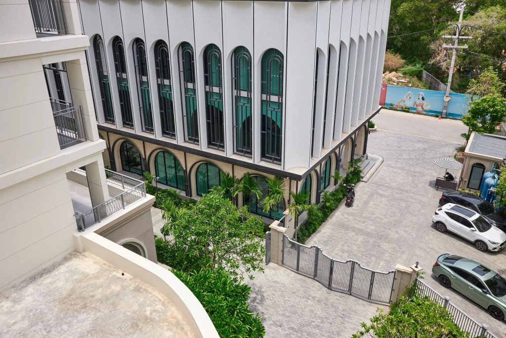 Title Legendary 1 bedroom A508 Apartments