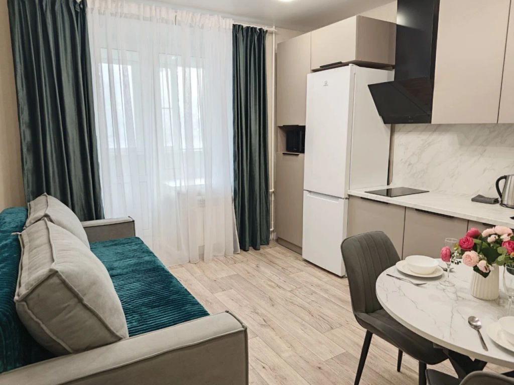 Отель Квартира на улице Сибгата Хакима 37 в Казани