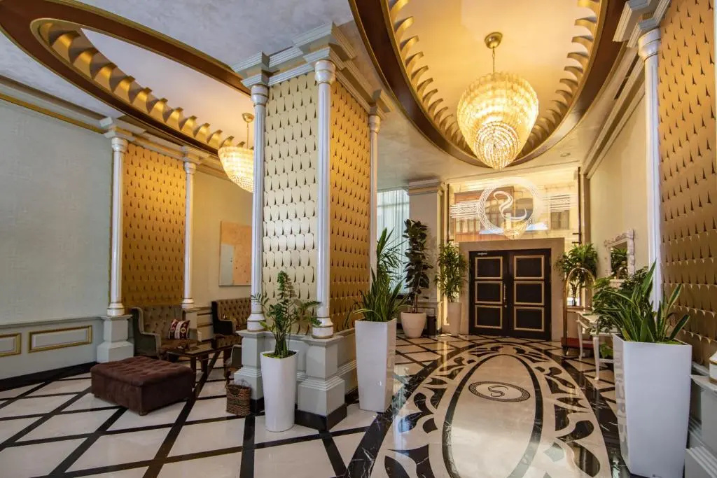 Lobby & Reception